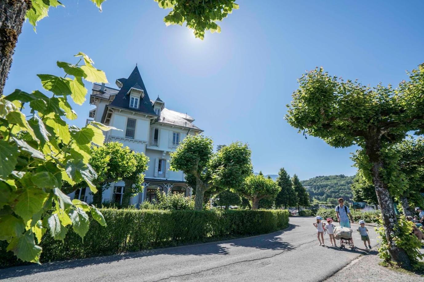 Le Pavillon Des Fleurs Hotel Menthon-Saint-Bernard Kültér fotó